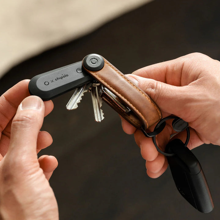 Orbitkey x Chipolo Tracker V2