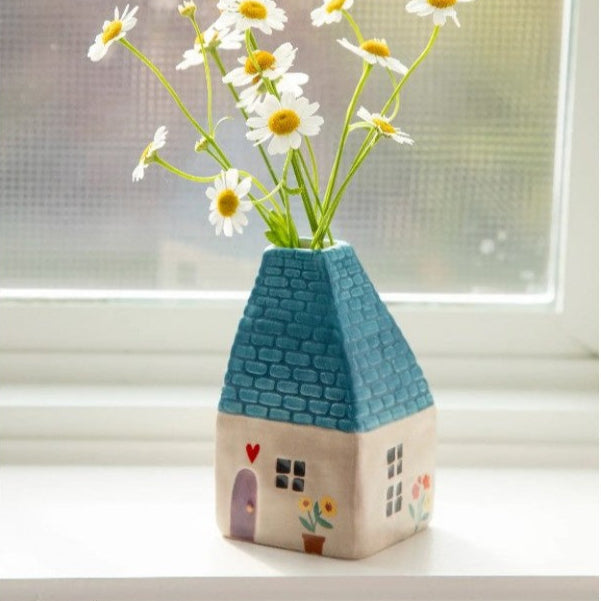 Bud Vase Cottage