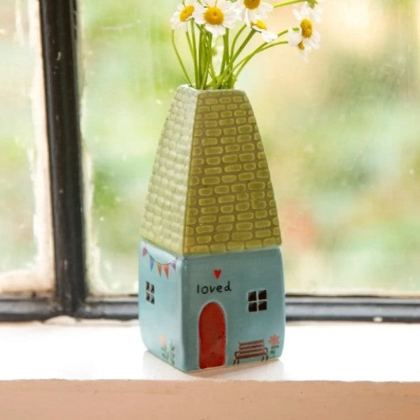 Bud Vase Cottage